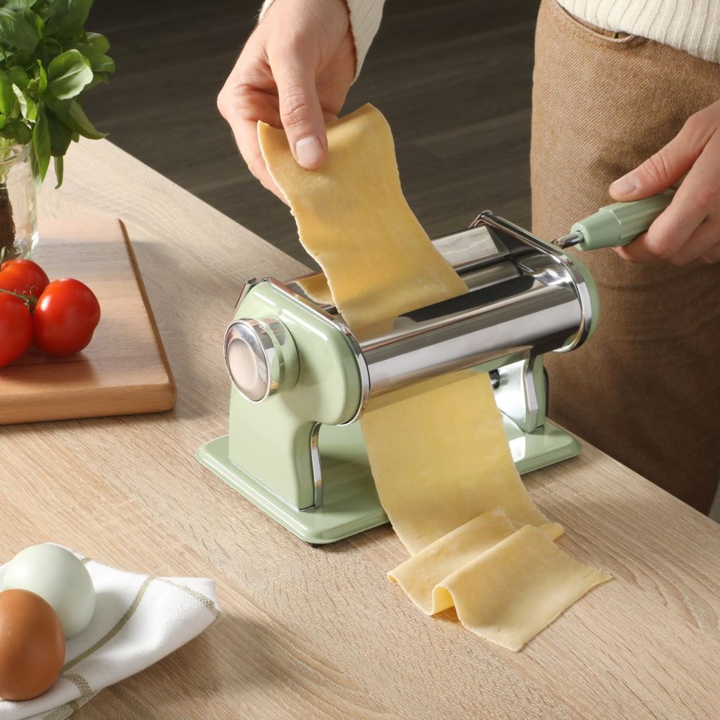 Home chef testing Sur La Table pasta maker for an in-depth review.